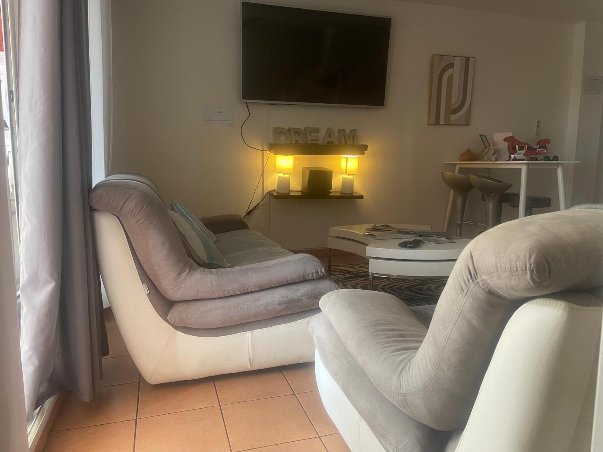 Casa Coliving Avec Chambre Salle De Bain Individuelles Privatives Saint Pierre Extérieur photo