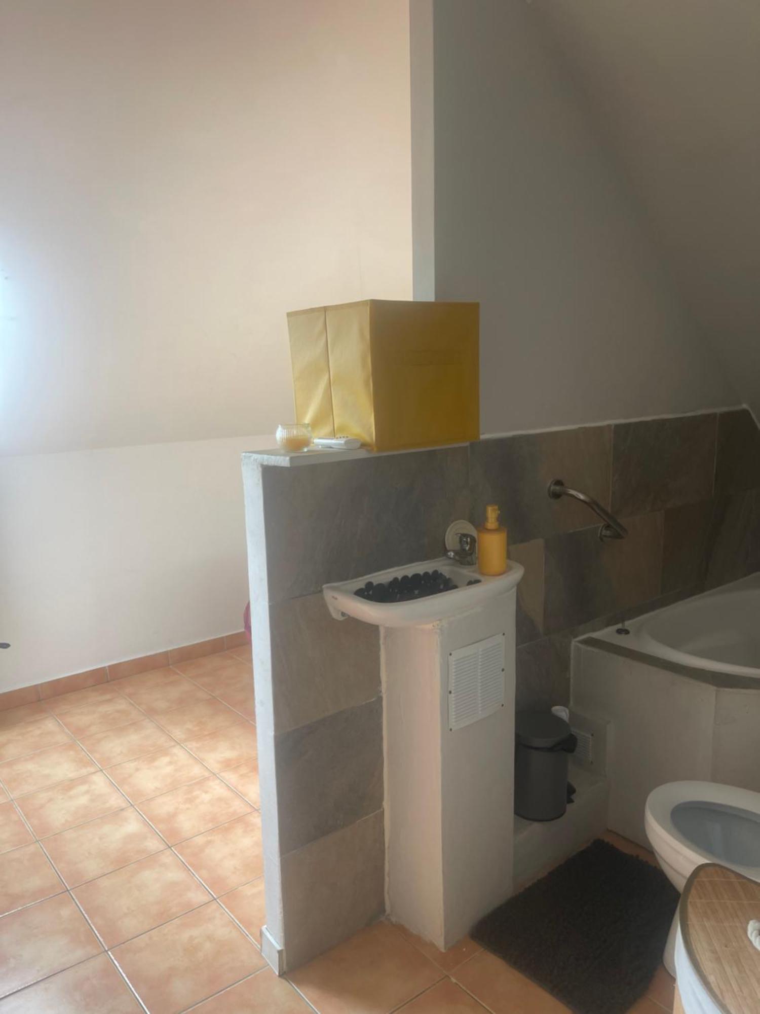 Casa Coliving Avec Chambre Salle De Bain Individuelles Privatives Saint Pierre Extérieur photo